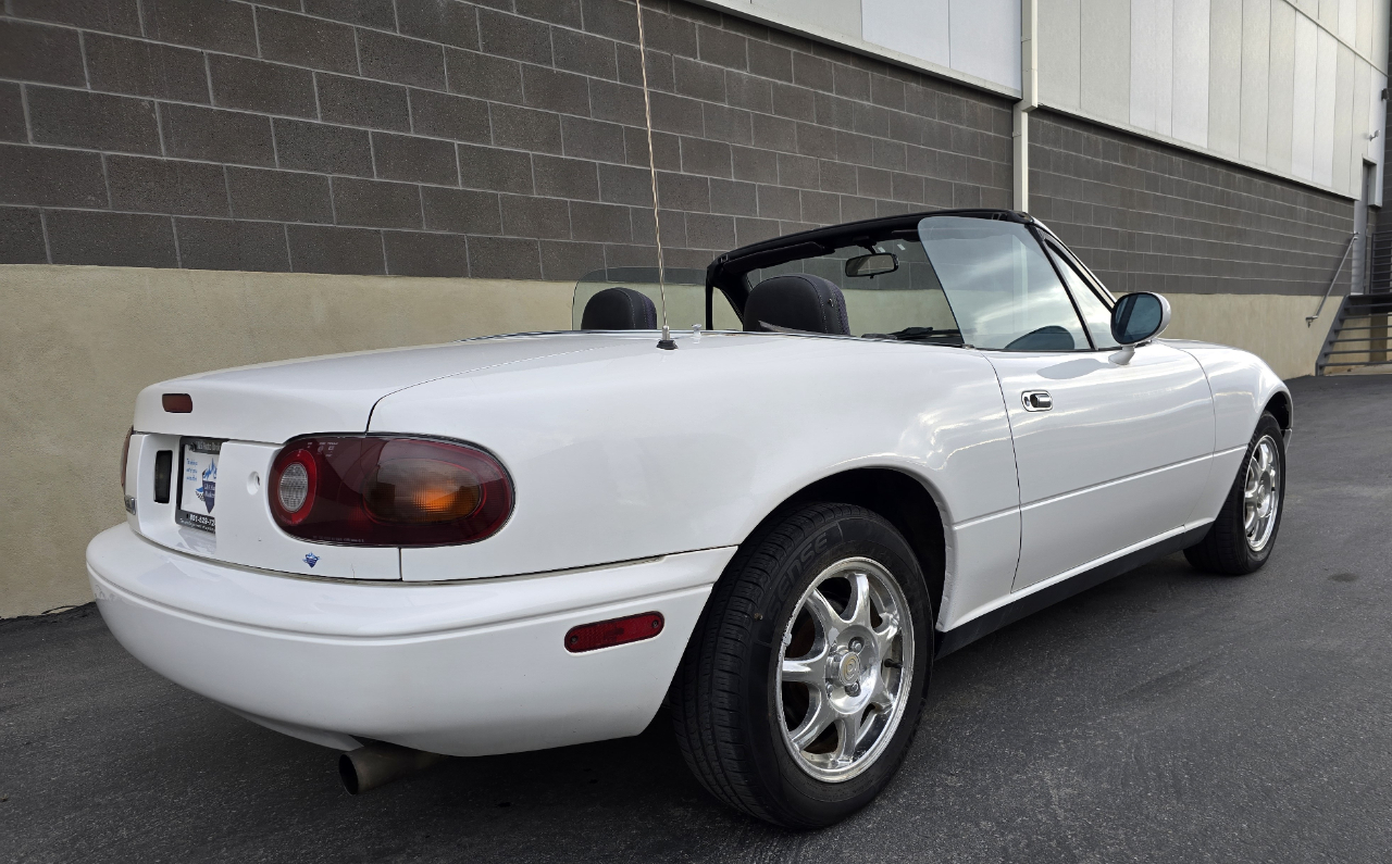 Mazda MX-5 Miata Base 1990