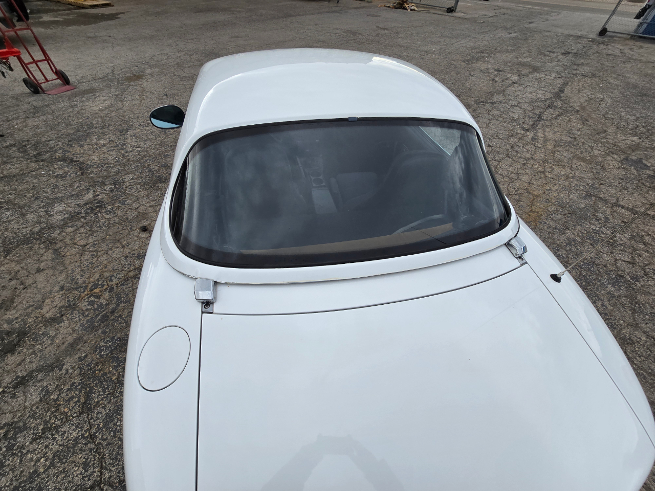 Mazda MX-5 Miata Base 1990