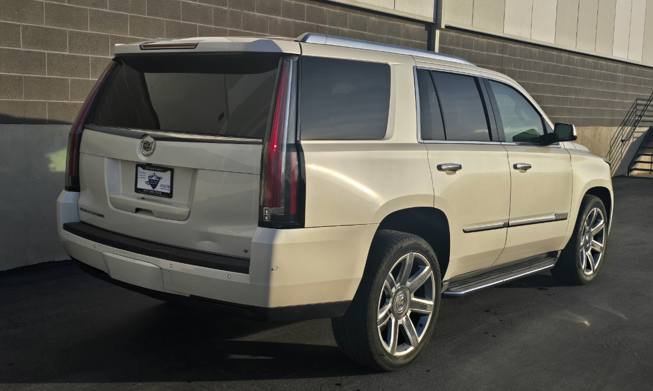 Cadillac Escalade Luxury 4WD 2015