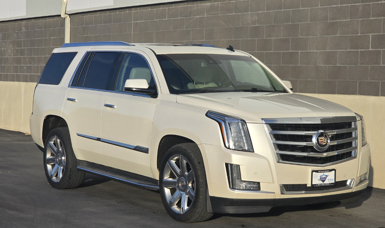 Cadillac Escalade Luxury 4WD 2015