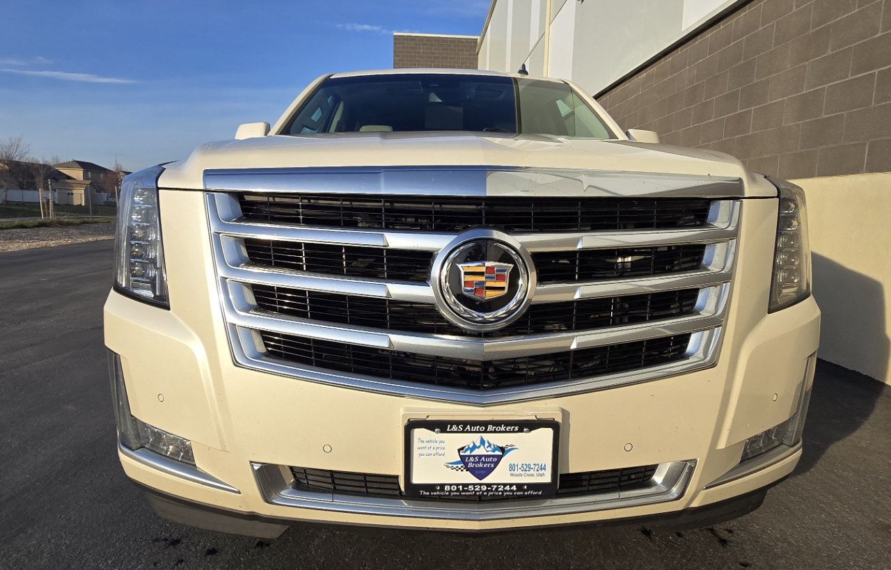 Cadillac Escalade Luxury 4WD 2015