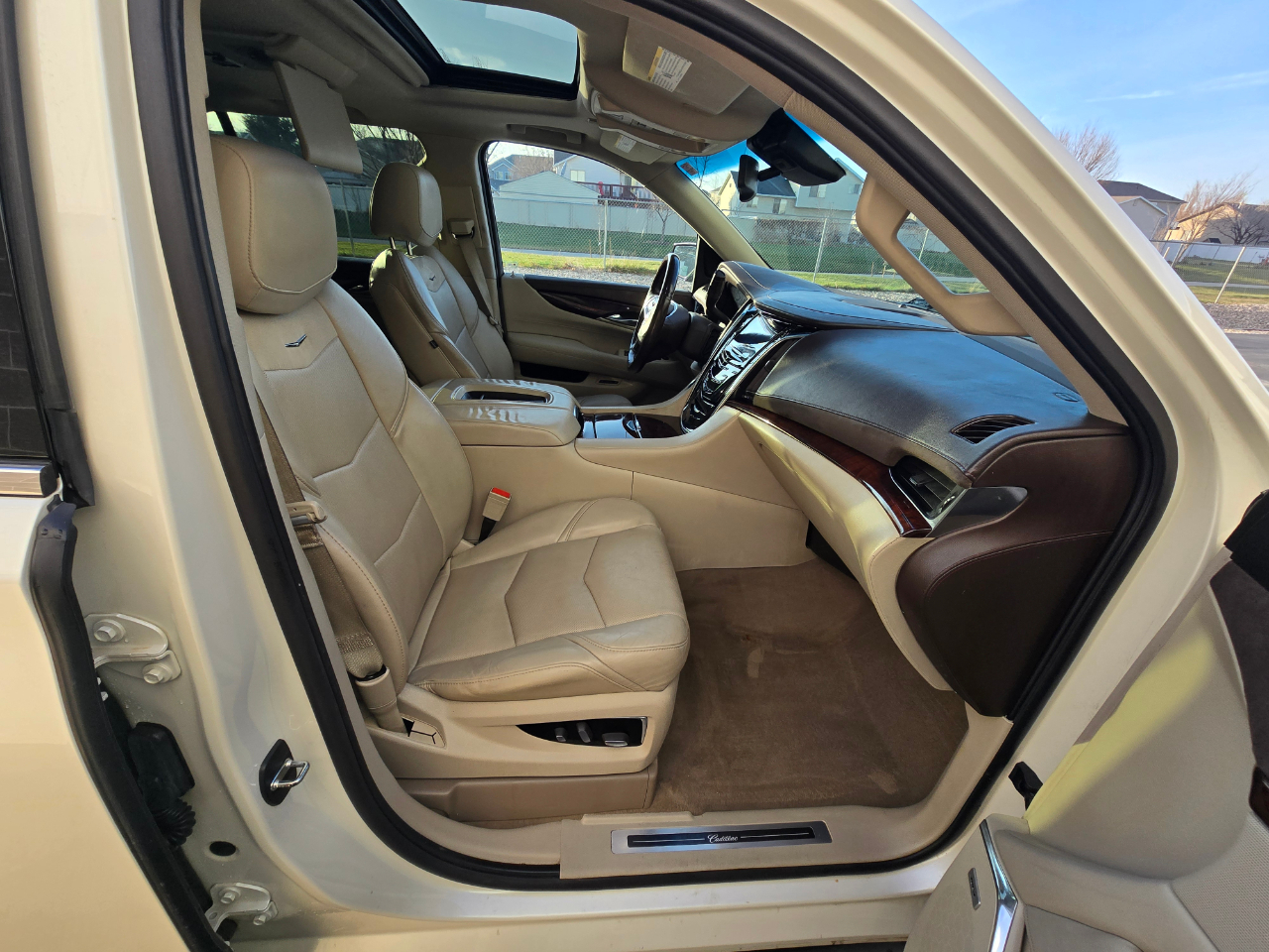 Cadillac Escalade Luxury 4WD 2015