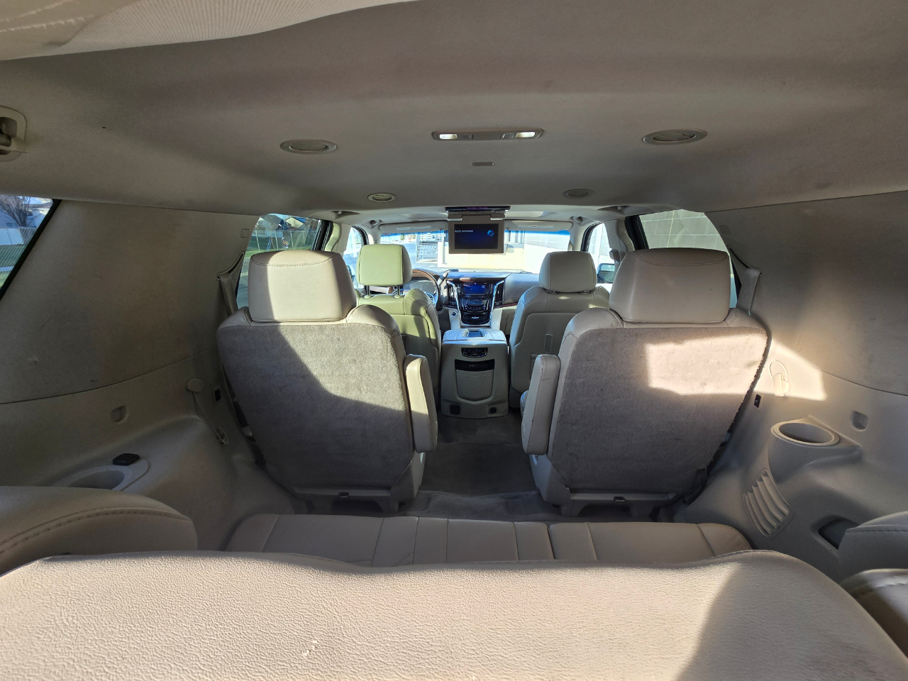 Cadillac Escalade Luxury 4WD 2015