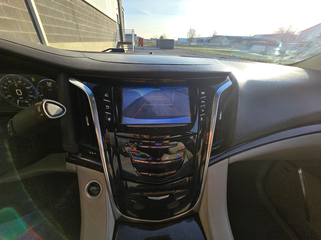 Cadillac Escalade Luxury 4WD 2015