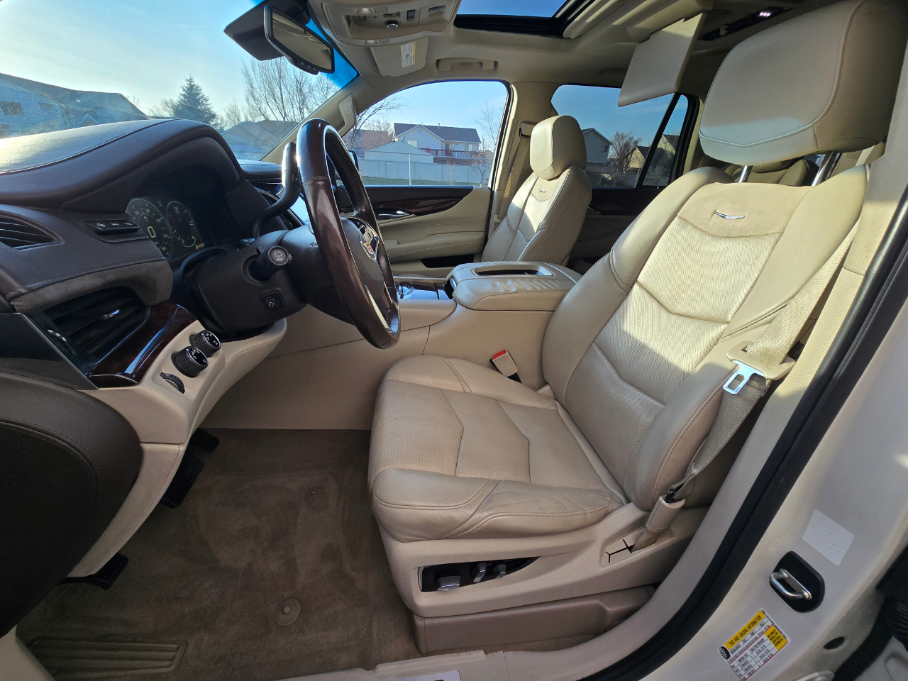 Cadillac Escalade Luxury 4WD 2015