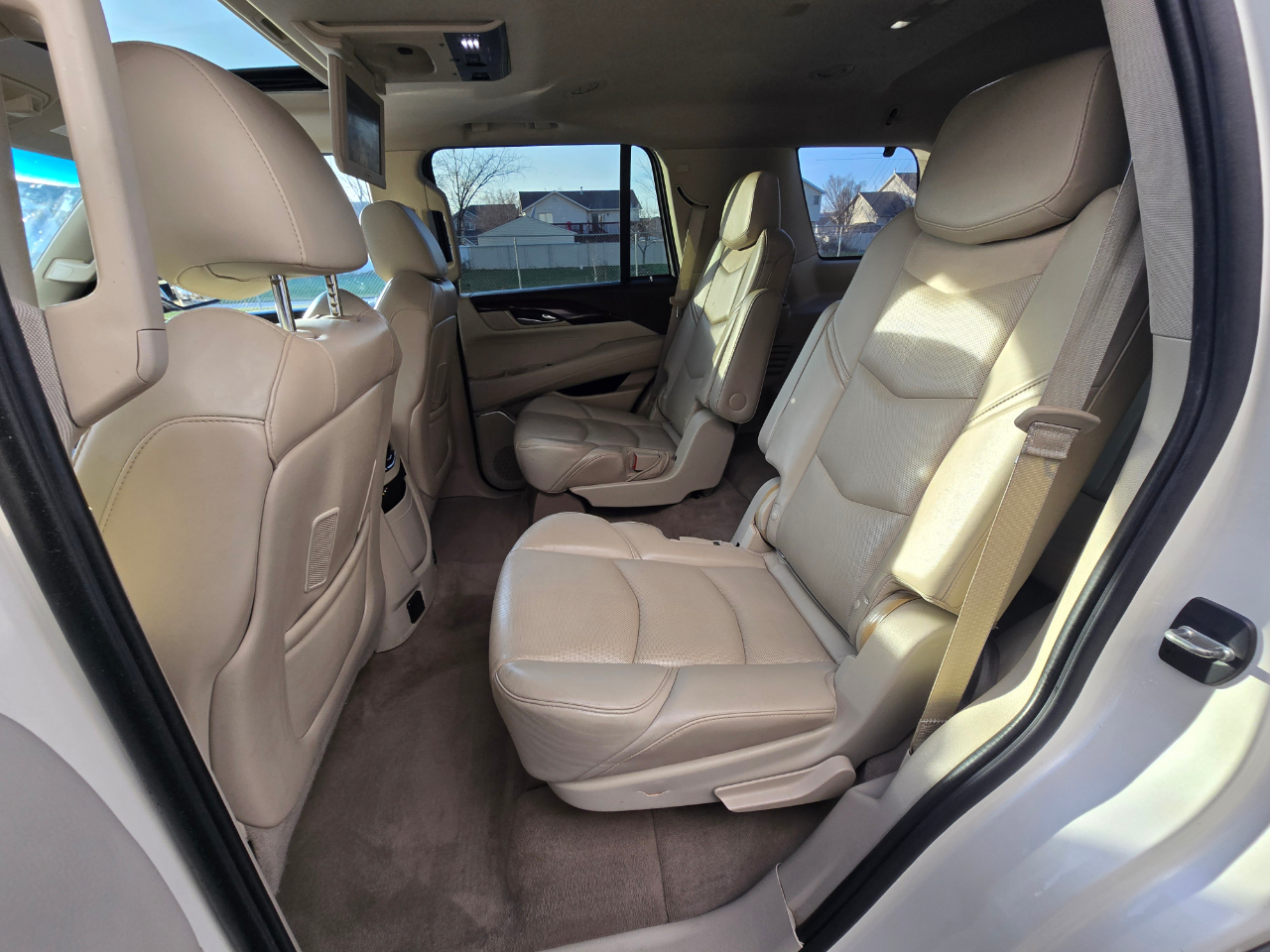 Cadillac Escalade Luxury 4WD 2015