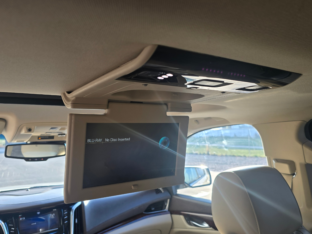 Cadillac Escalade Luxury 4WD 2015