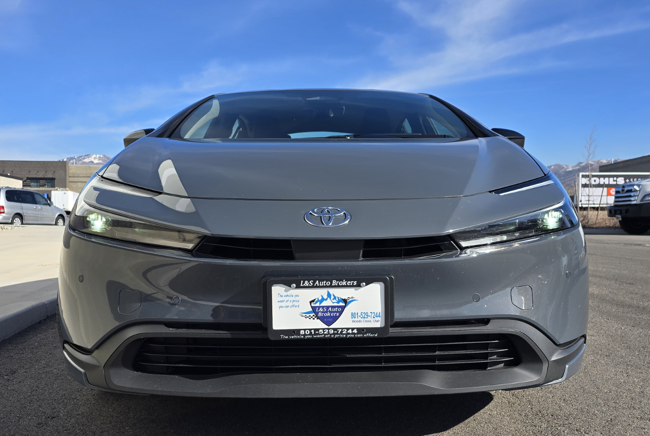 Toyota Prius LE AWD 2024