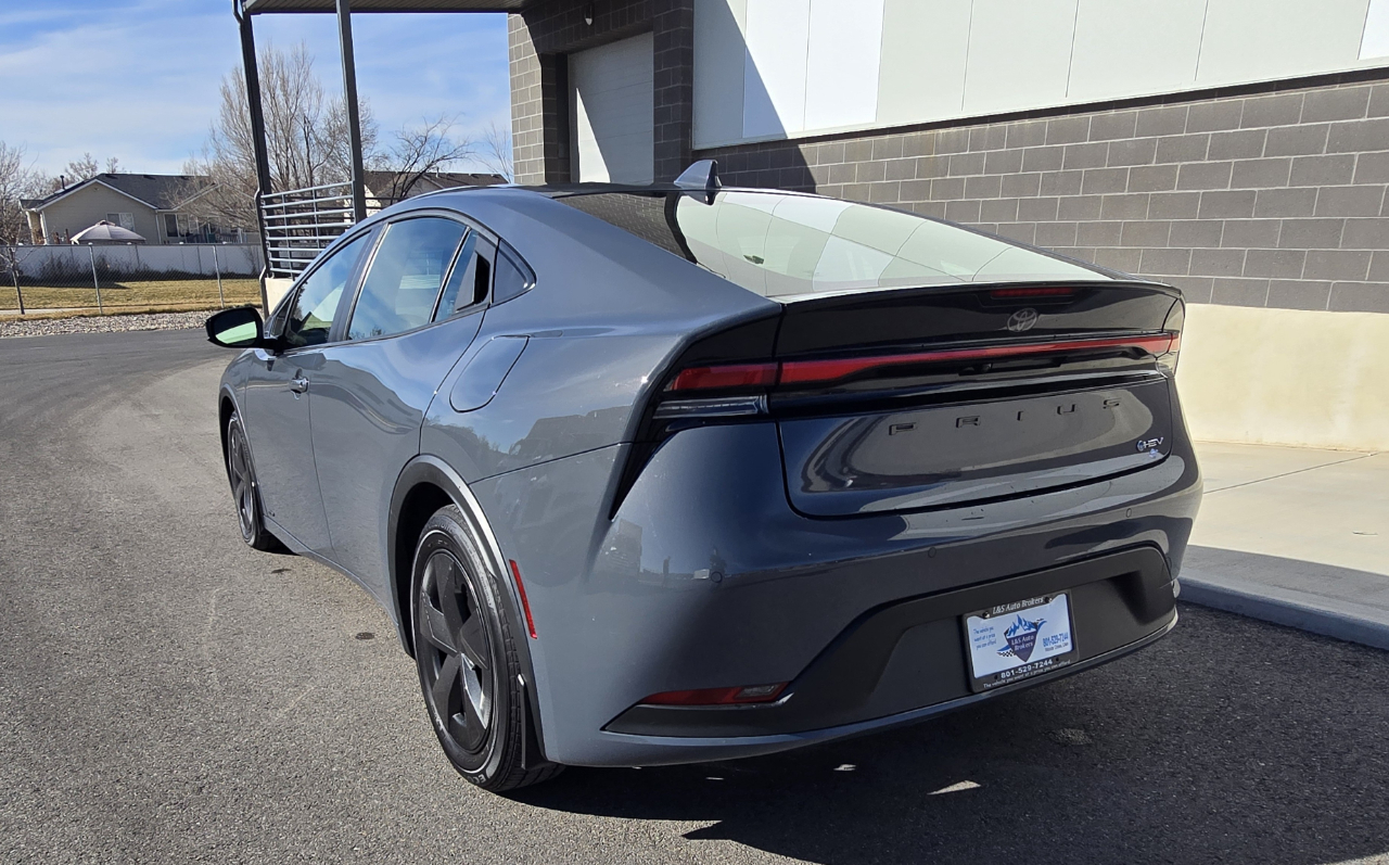 Toyota Prius LE AWD 2024