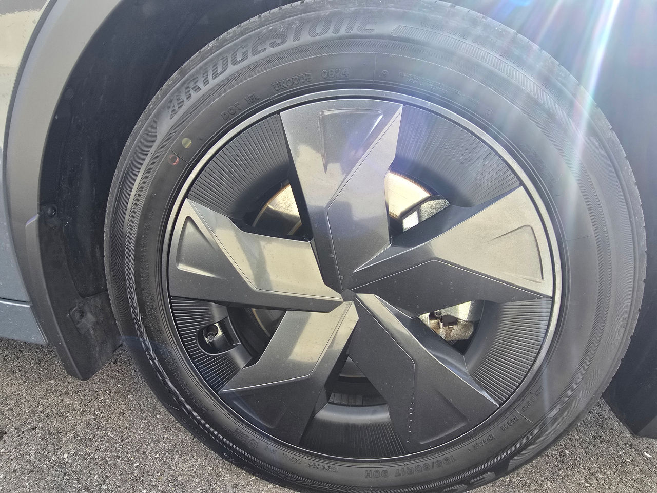 Toyota Prius LE AWD 2024