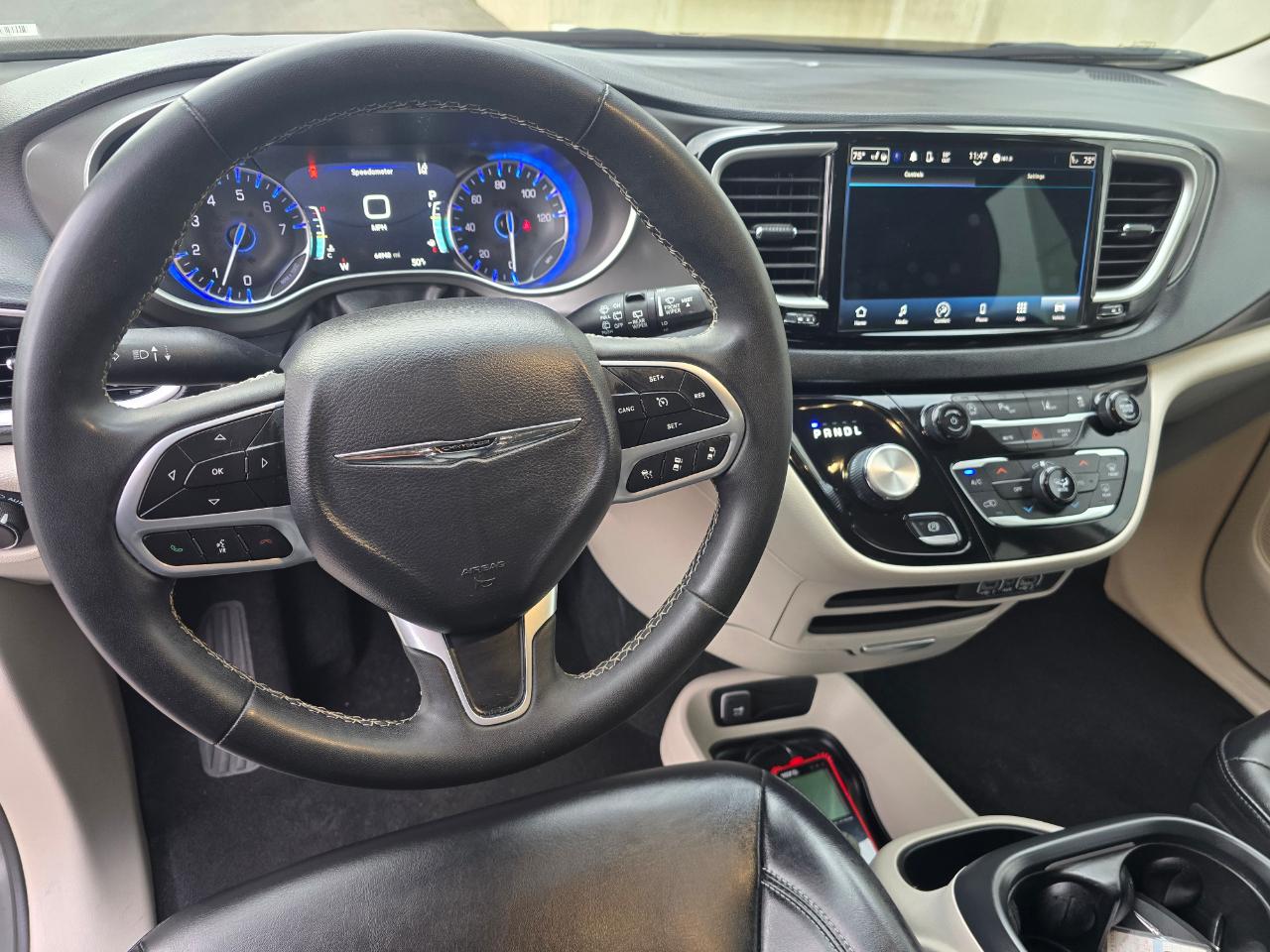 Chrysler Pacifica Touring L 2023