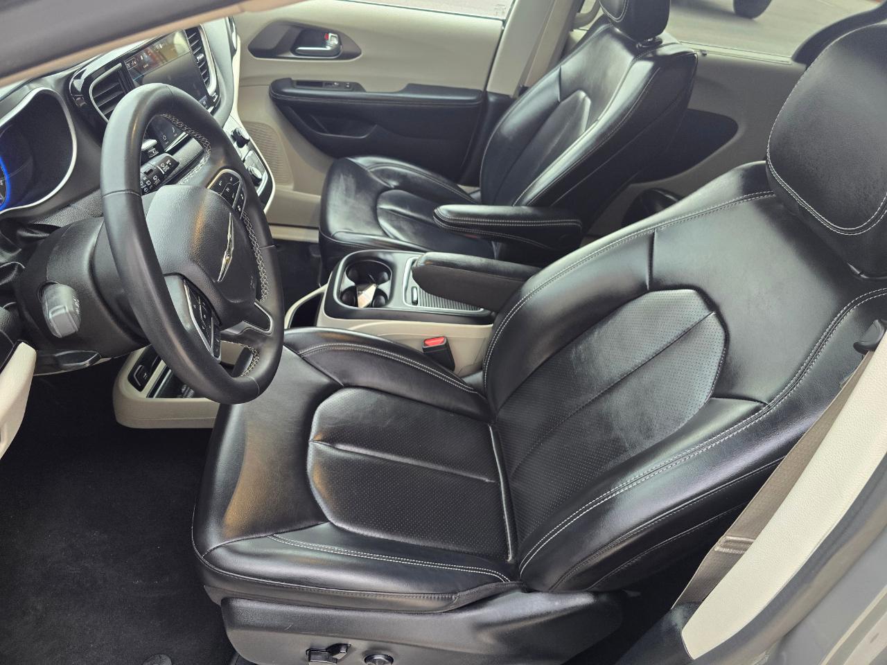 Chrysler Pacifica Touring L 2023