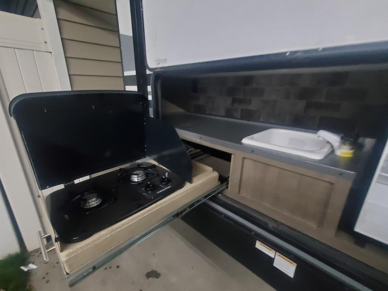 Forest River Surveyor  2018