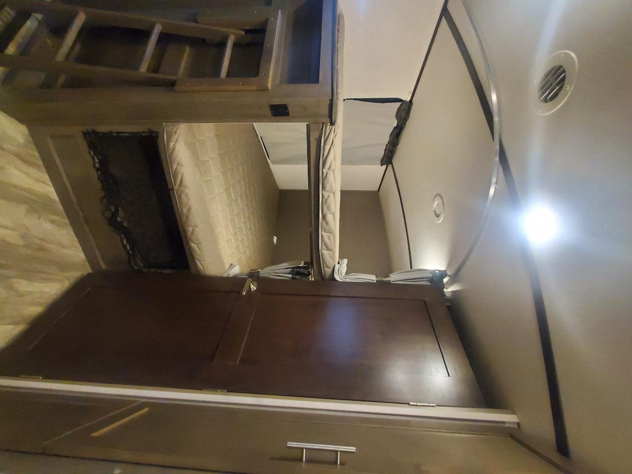 Forest River Surveyor  2018