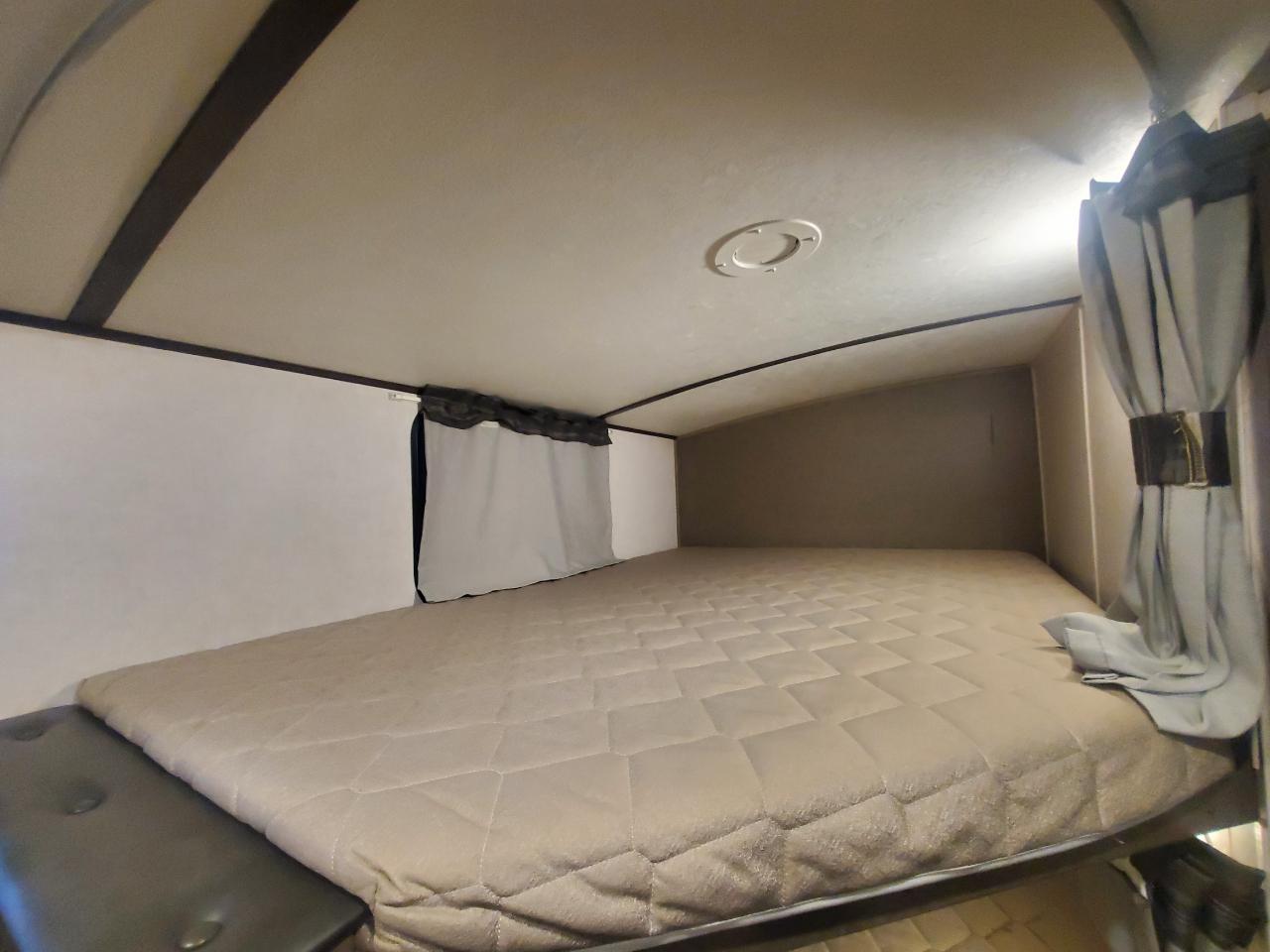 Forest River Surveyor  2018