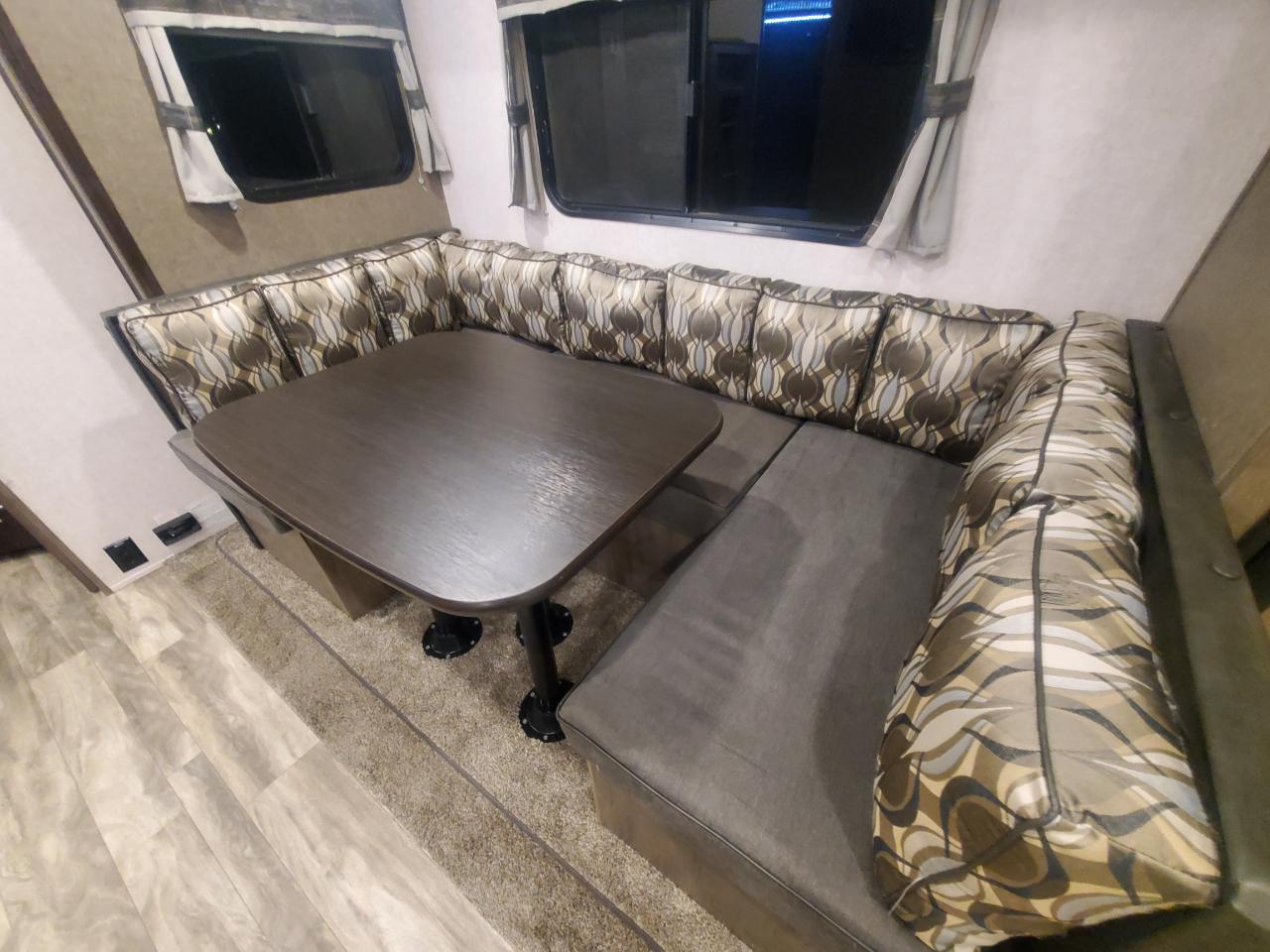 Forest River Surveyor  2018