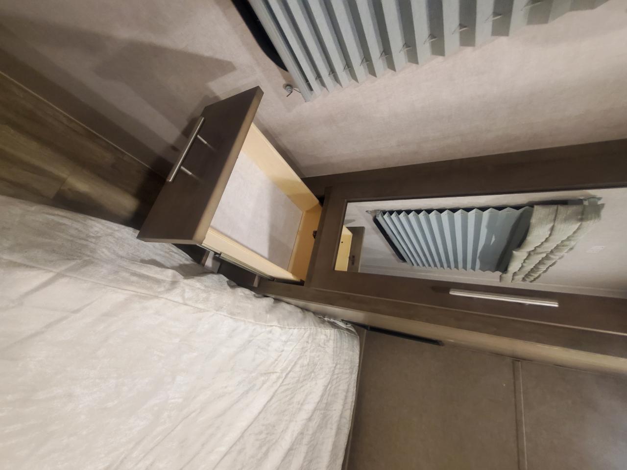 Forest River Surveyor  2018