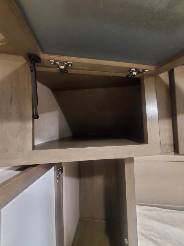 Forest River Surveyor  2018