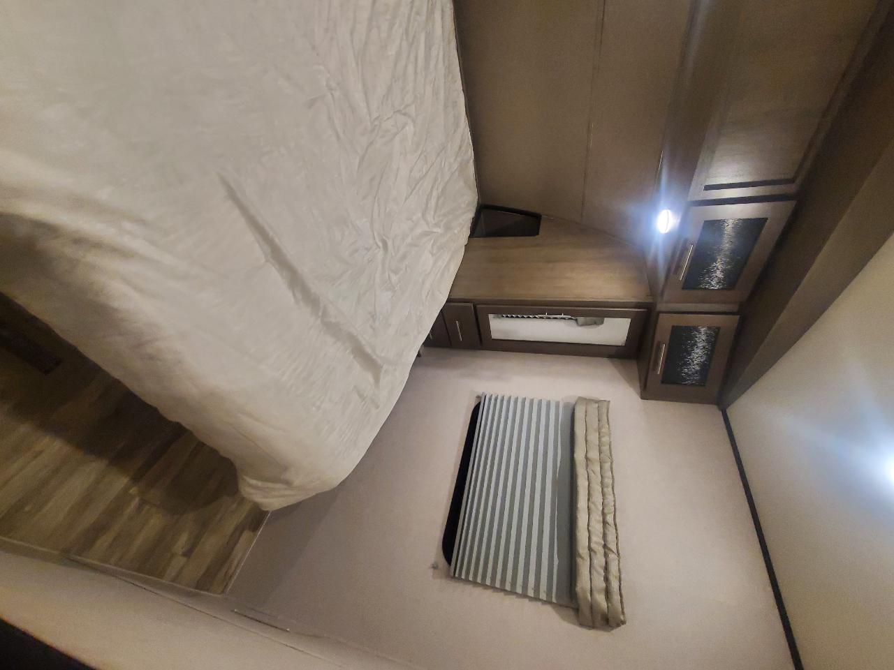 Forest River Surveyor  2018