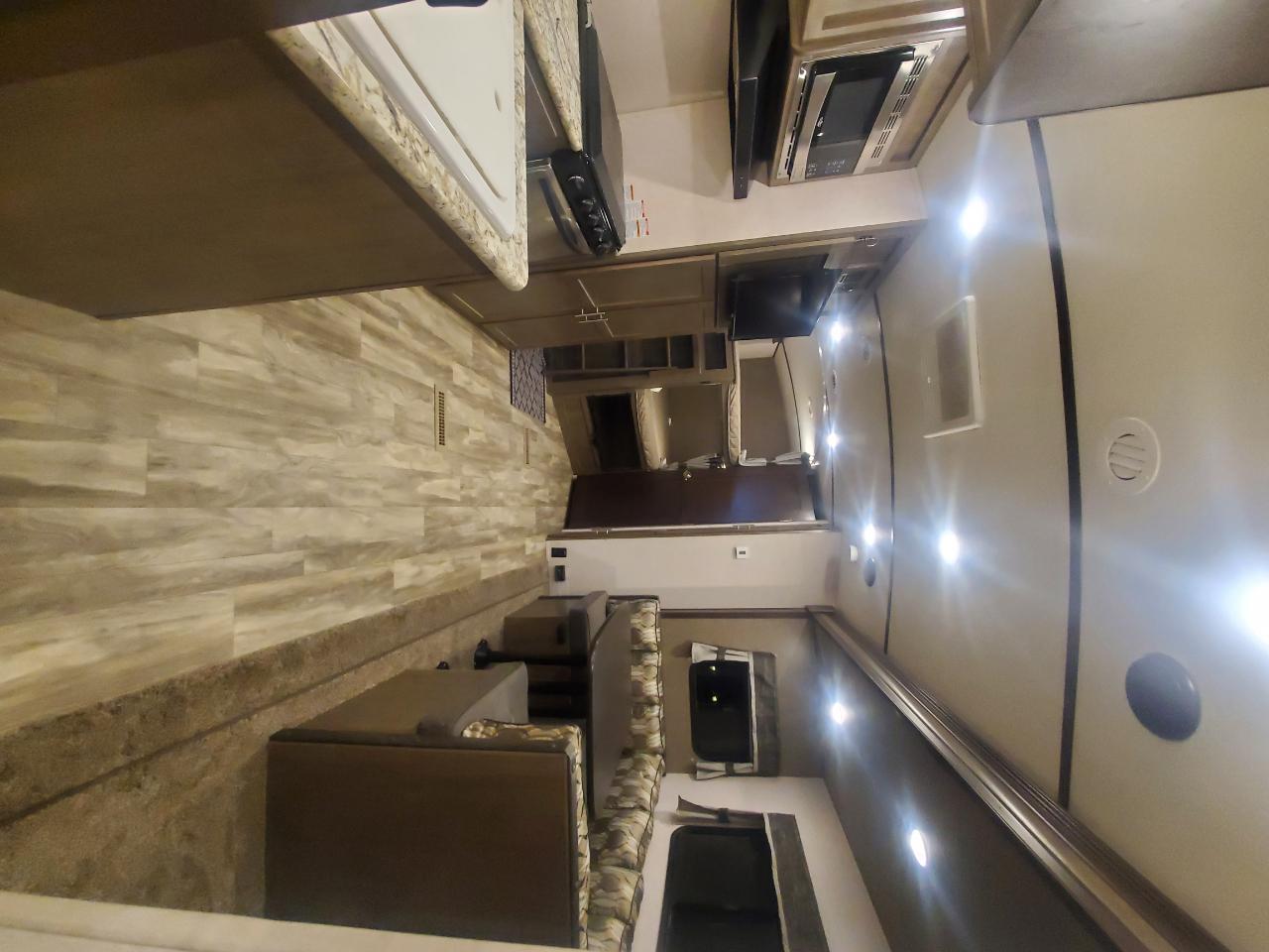 Forest River Surveyor  2018