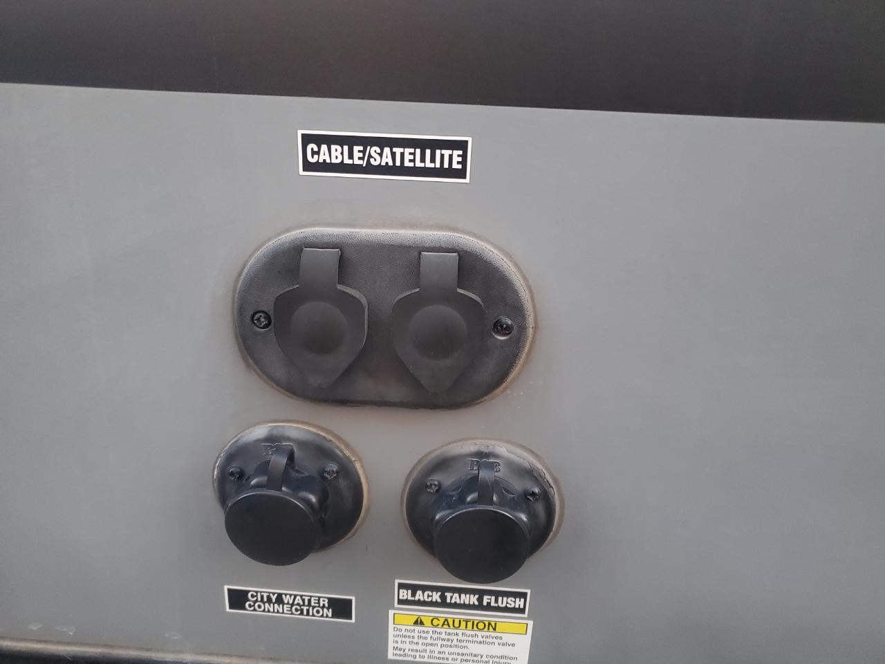 Forest River Surveyor  2018