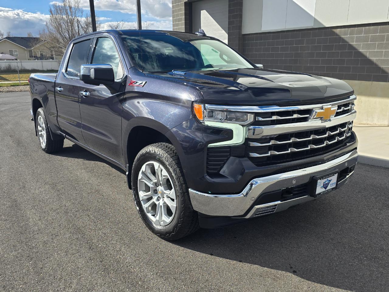 Chevrolet Silverado 1500 LTZ Crew Cab 4WD 2023