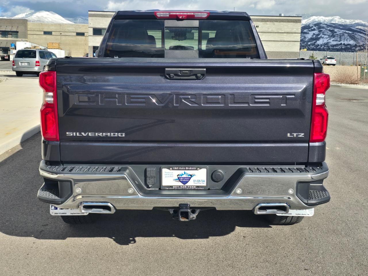Chevrolet Silverado 1500 LTZ Crew Cab 4WD 2023