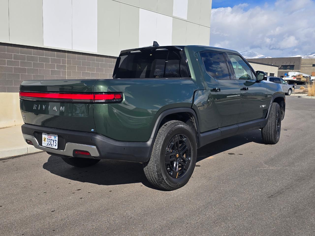 Rivian R1T Adventure Performance Dual-Motor Max Pack 2024