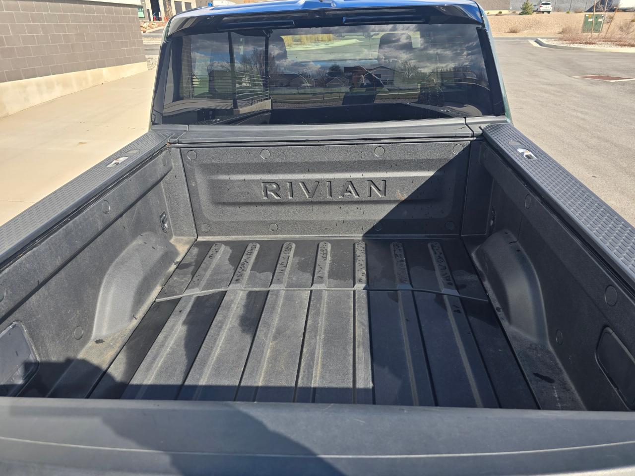 Rivian R1T Adventure Performance Dual-Motor Max Pack 2024