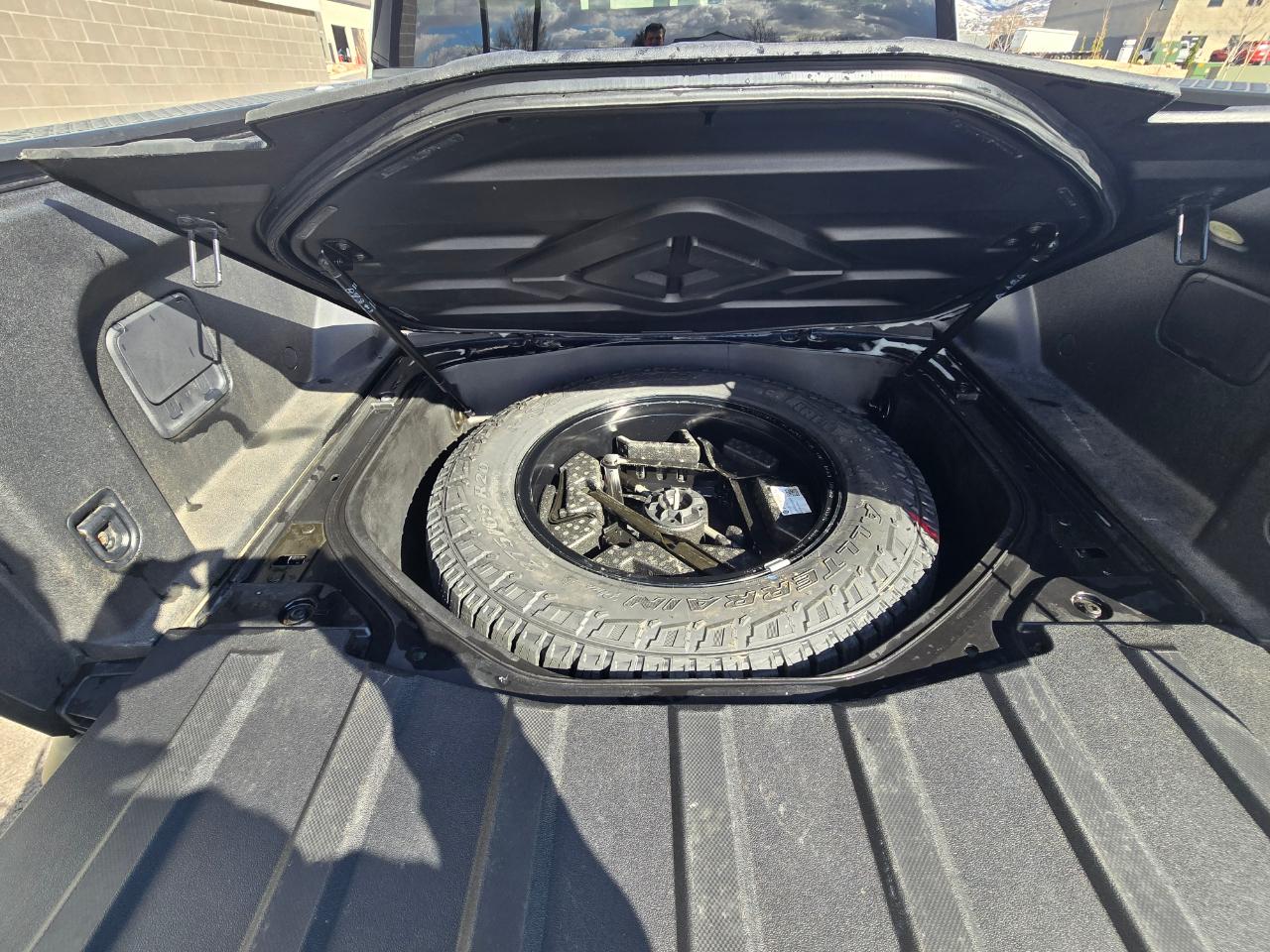 Rivian R1T Adventure Performance Dual-Motor Max Pack 2024