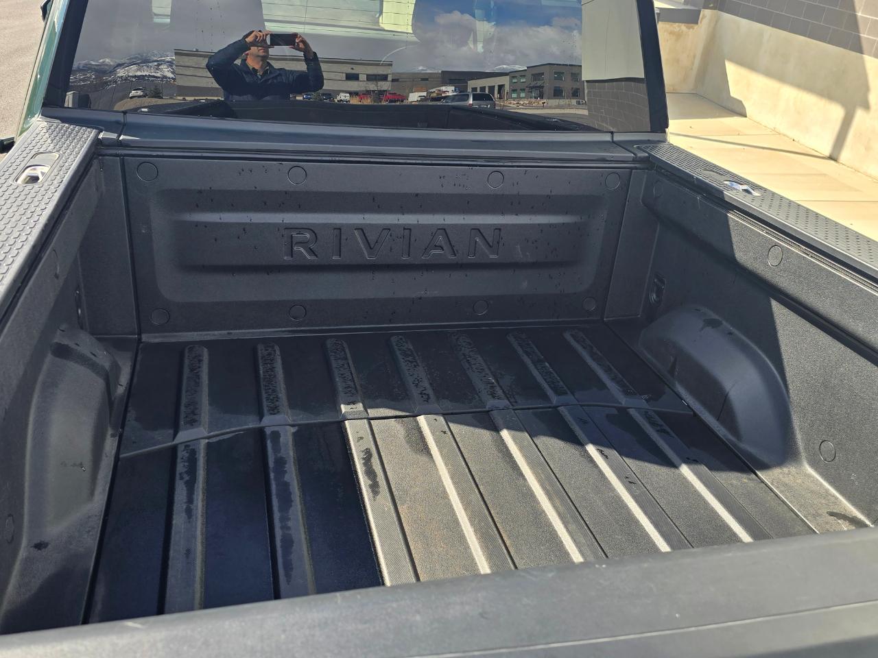 Rivian R1T Adventure Performance Dual-Motor Max Pack 2024