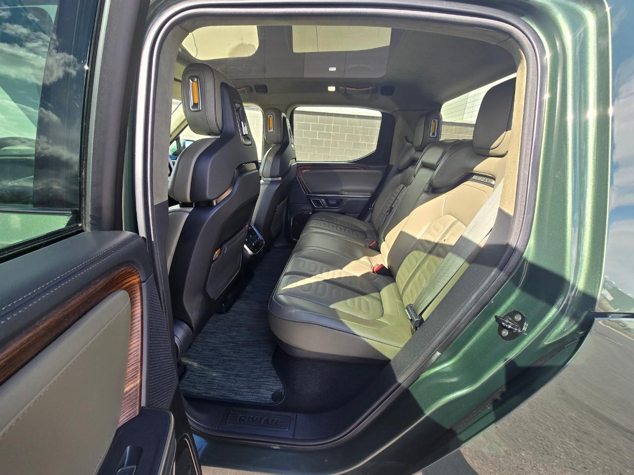 Rivian R1T Adventure Performance Dual-Motor Max Pack 2024