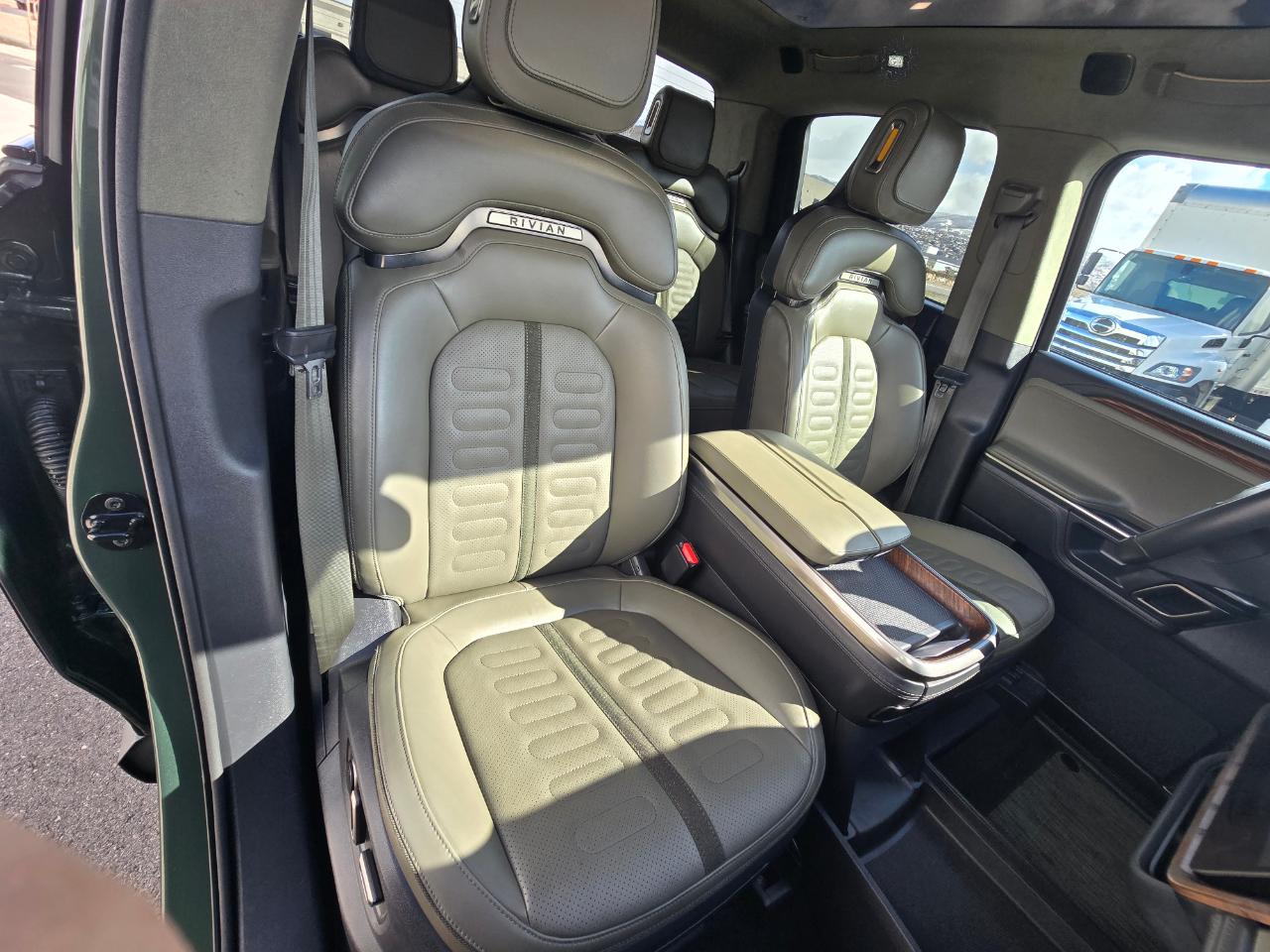 Rivian R1T Adventure Performance Dual-Motor Max Pack 2024