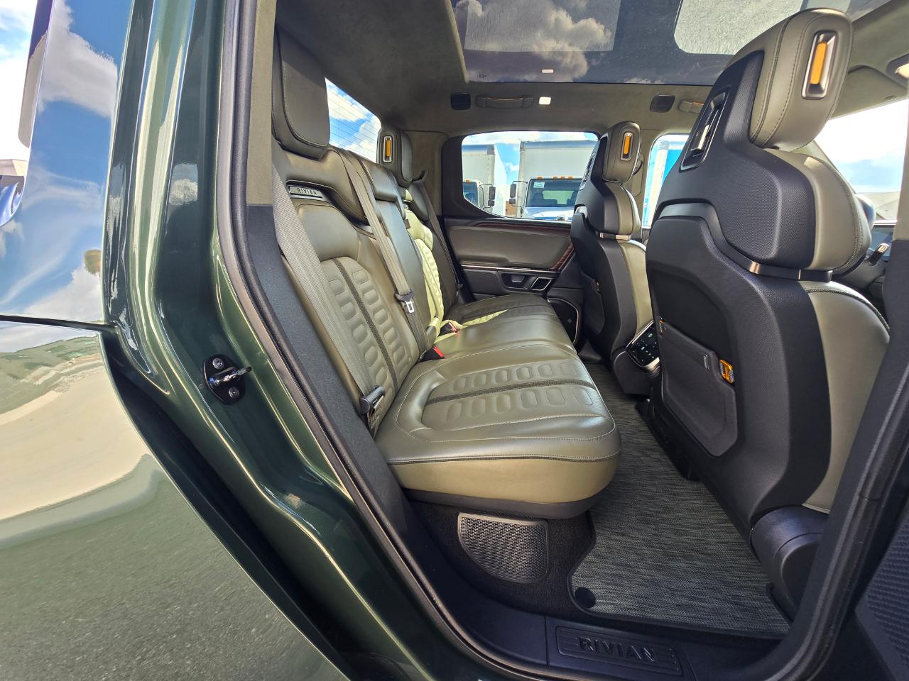 Rivian R1T Adventure Performance Dual-Motor Max Pack 2024