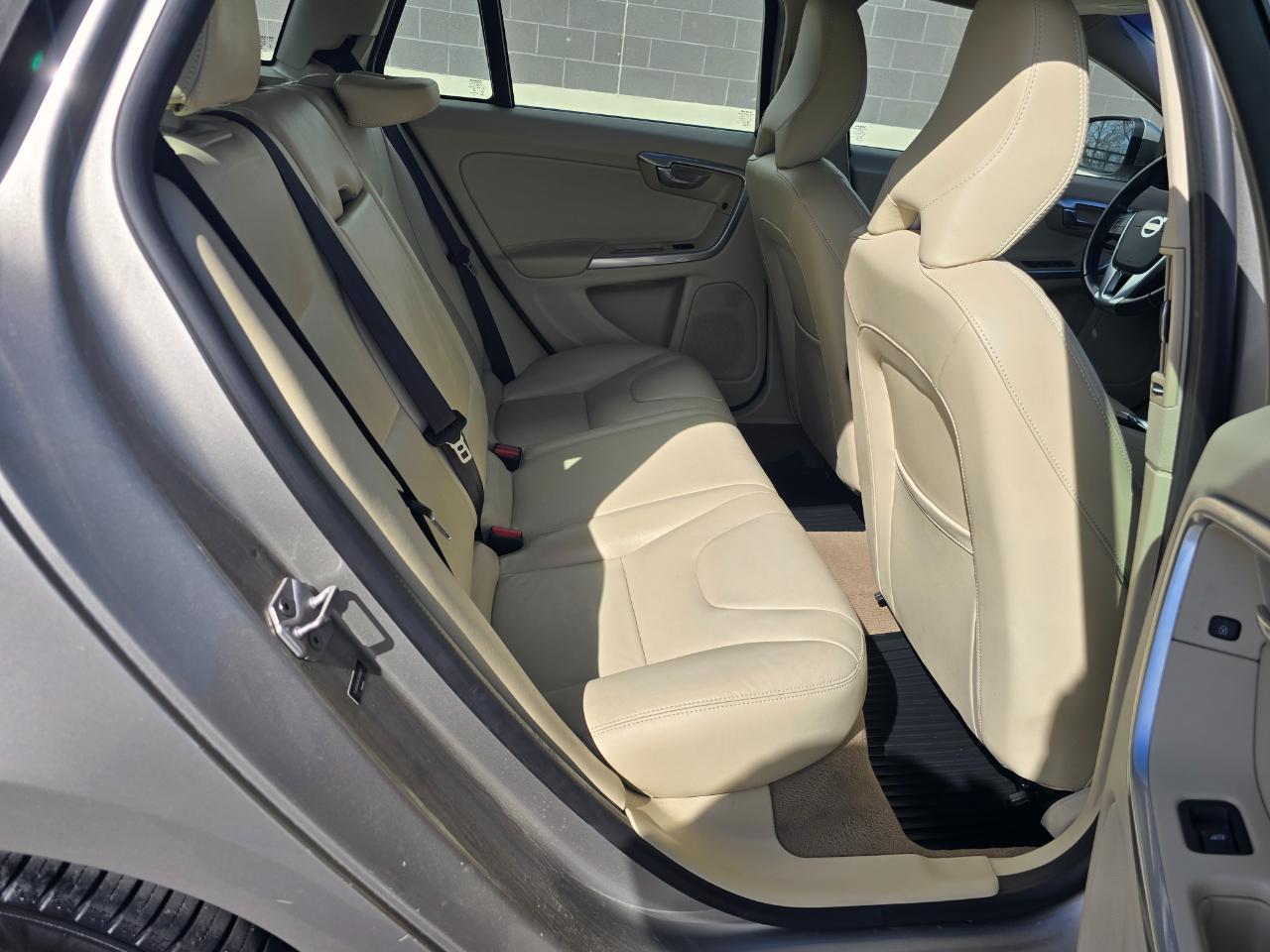 Volvo V60 T5 Premier Plus AWD 2015