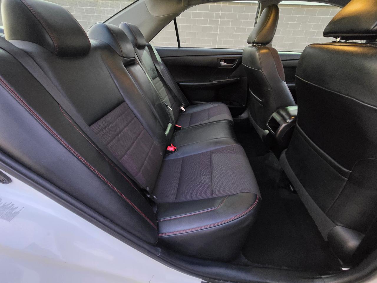 Toyota Camry SE 2017