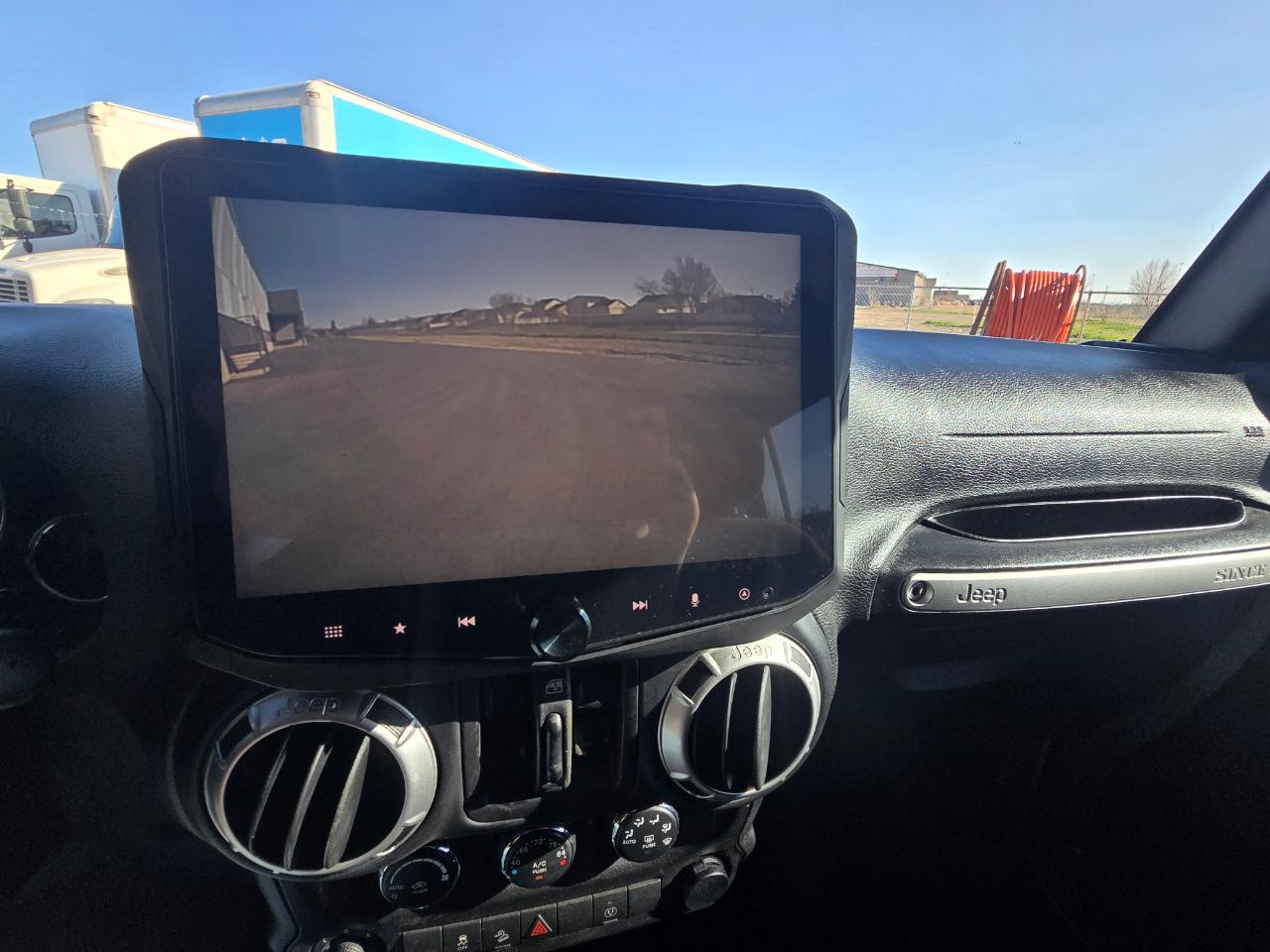 Jeep Wrangler Unlimited Sahara 4WD 2015