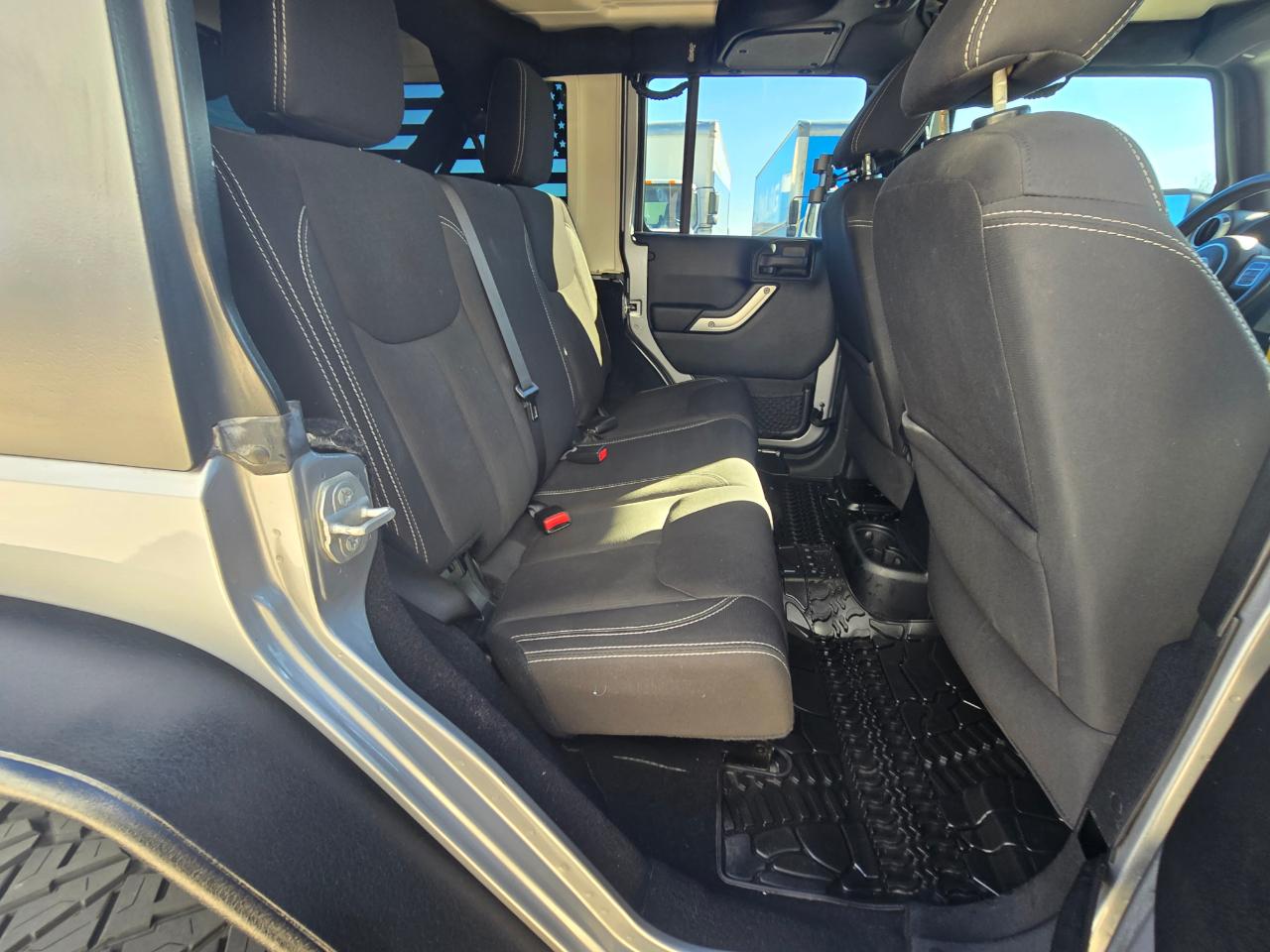 Jeep Wrangler Unlimited Sahara 4WD 2015