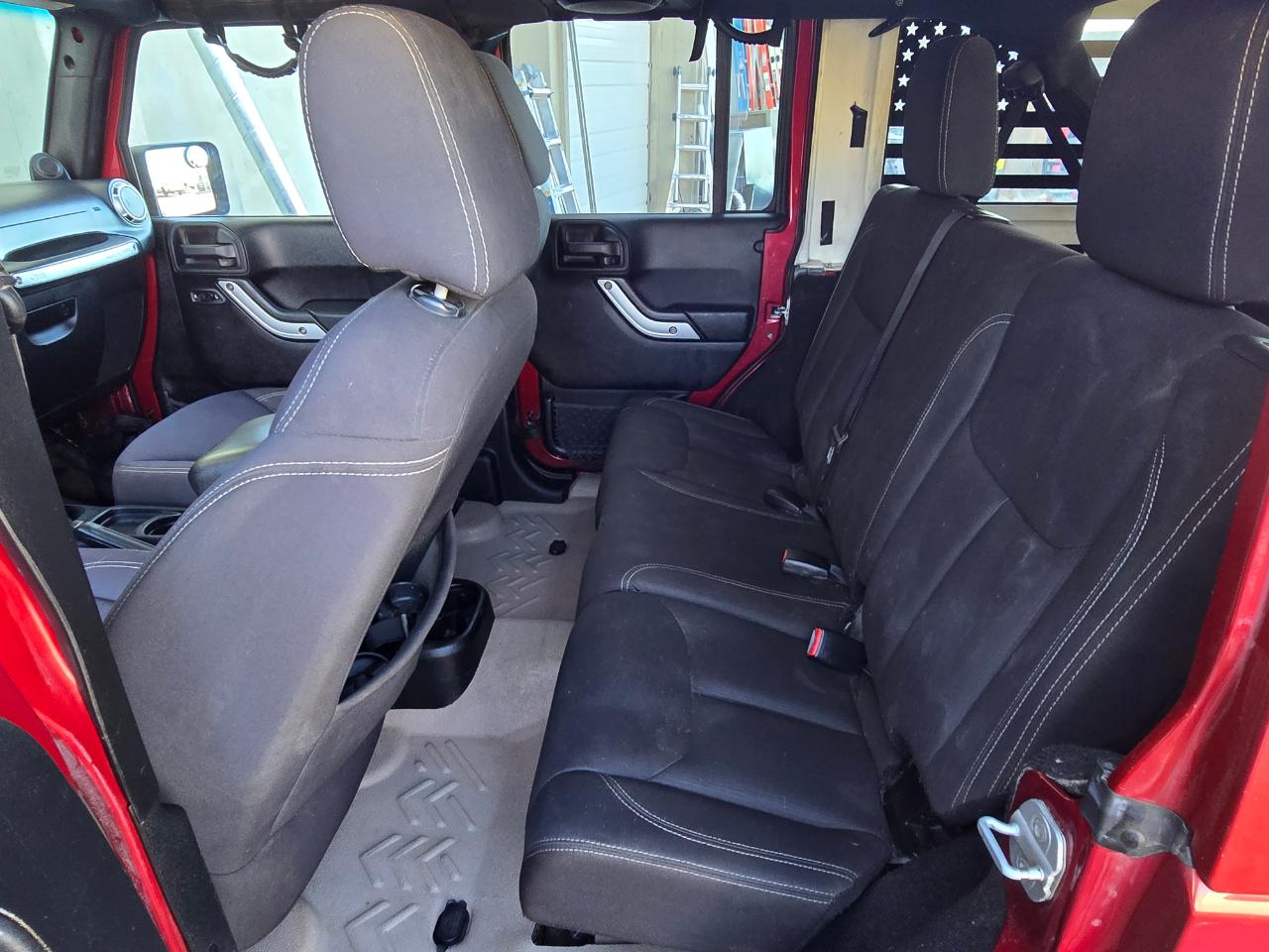 Jeep Wrangler Unlimited Sahara 4WD 2013