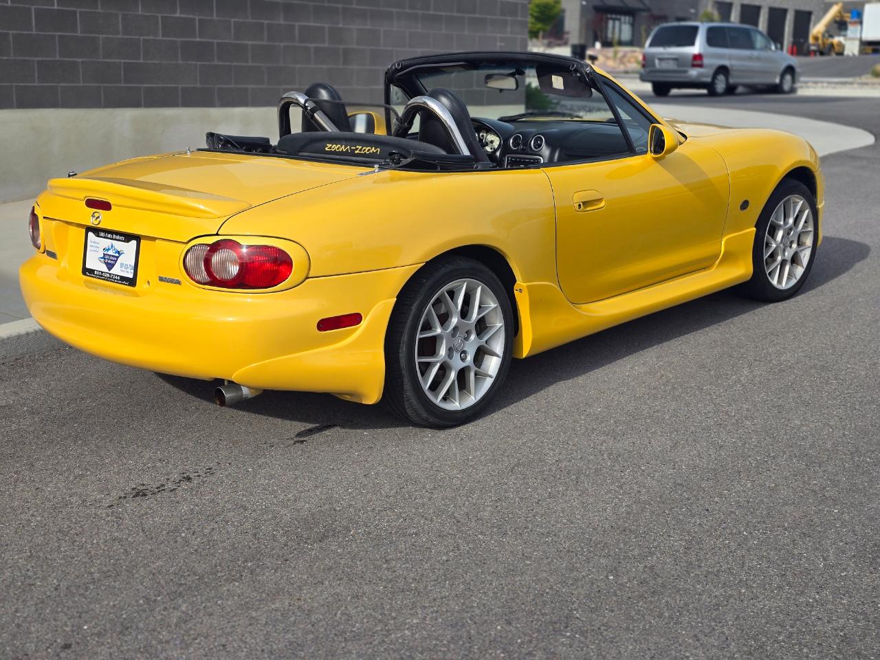Mazda MX-5 Miata SE 2002