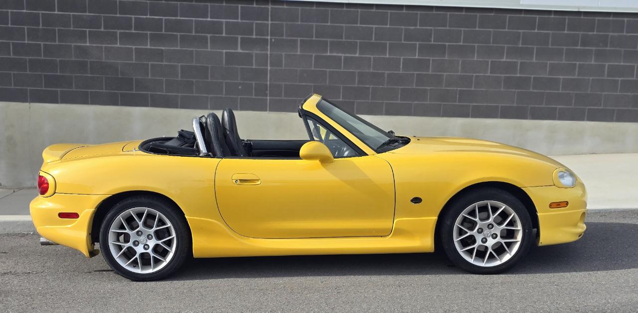Mazda MX-5 Miata SE 2002