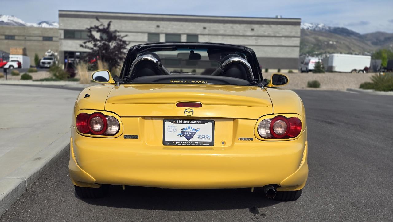 Mazda MX-5 Miata SE 2002