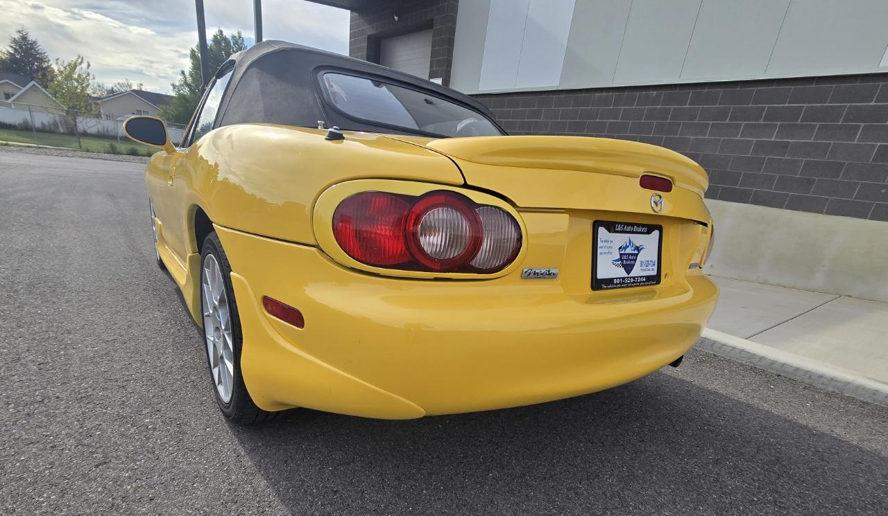 Mazda MX-5 Miata SE 2002