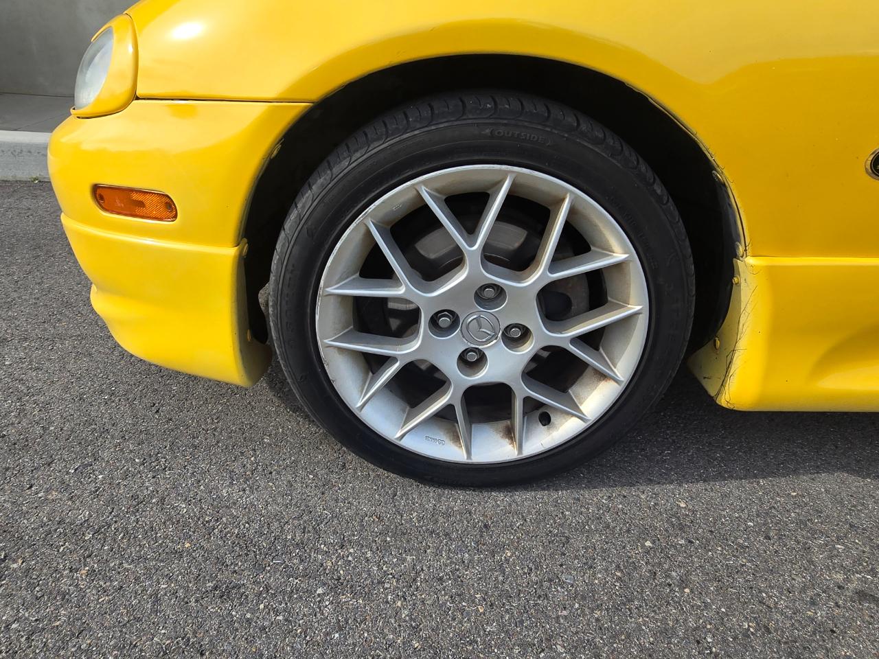 Mazda MX-5 Miata SE 2002