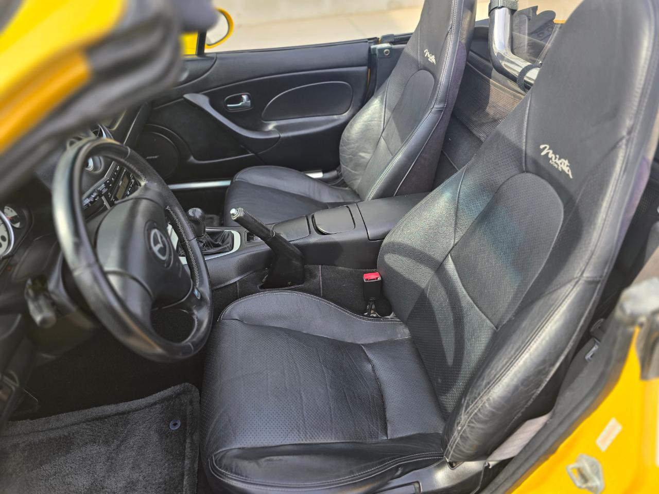 Mazda MX-5 Miata SE 2002