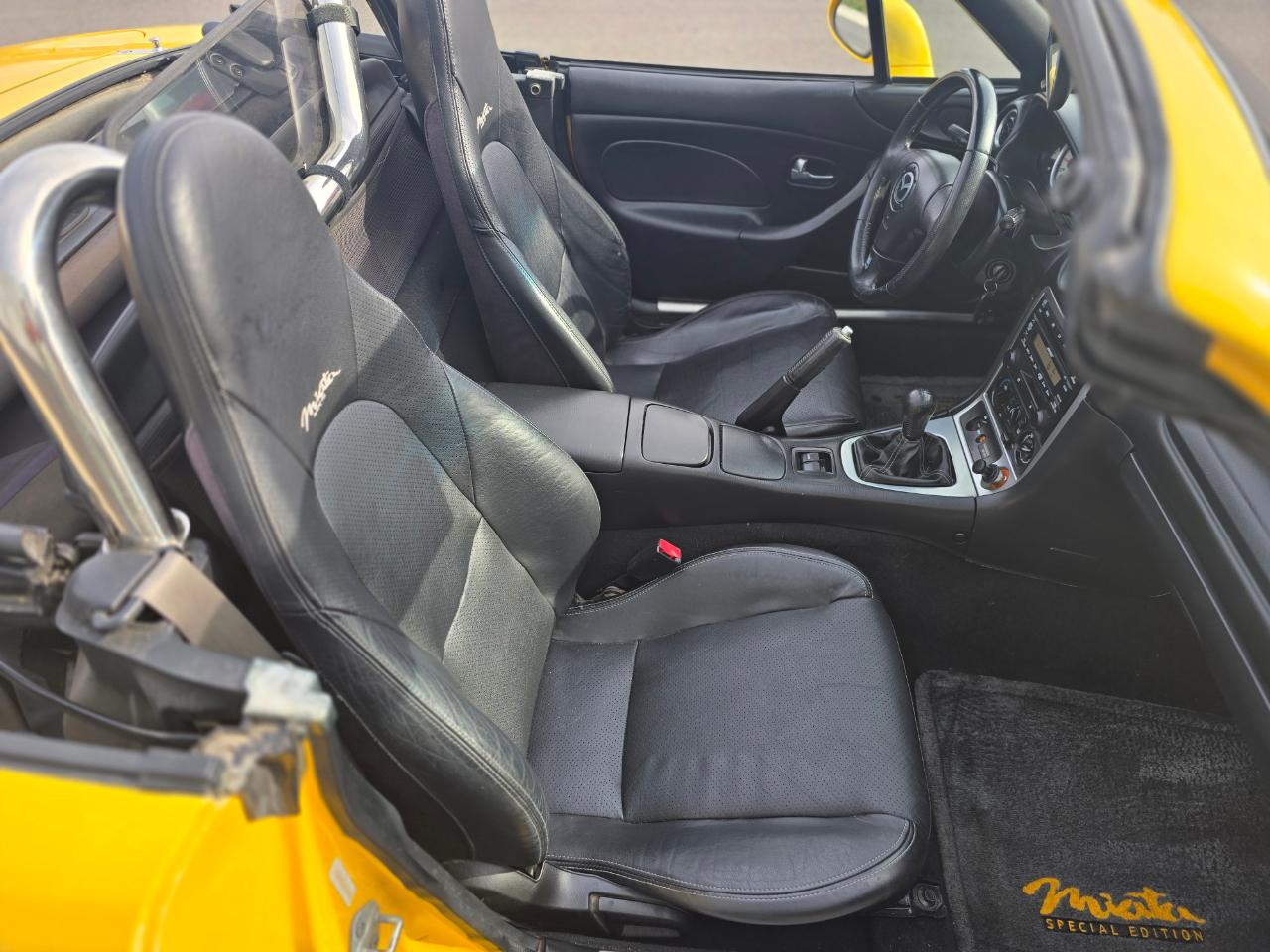 Mazda MX-5 Miata SE 2002