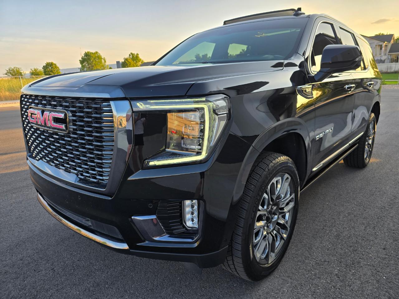 GMC Yukon Denali Ultimate 4WD 2023