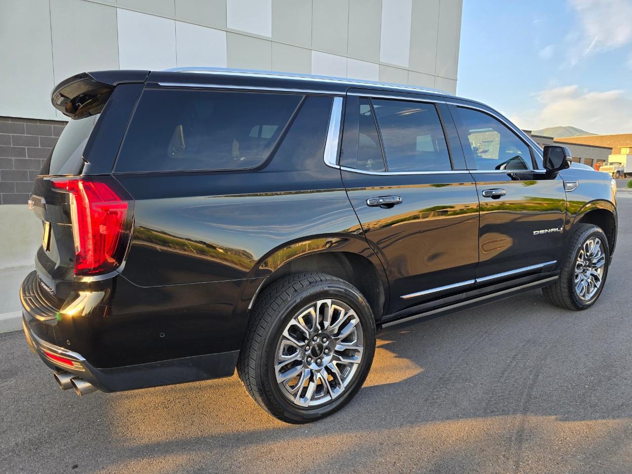 GMC Yukon Denali Ultimate 4WD 2023
