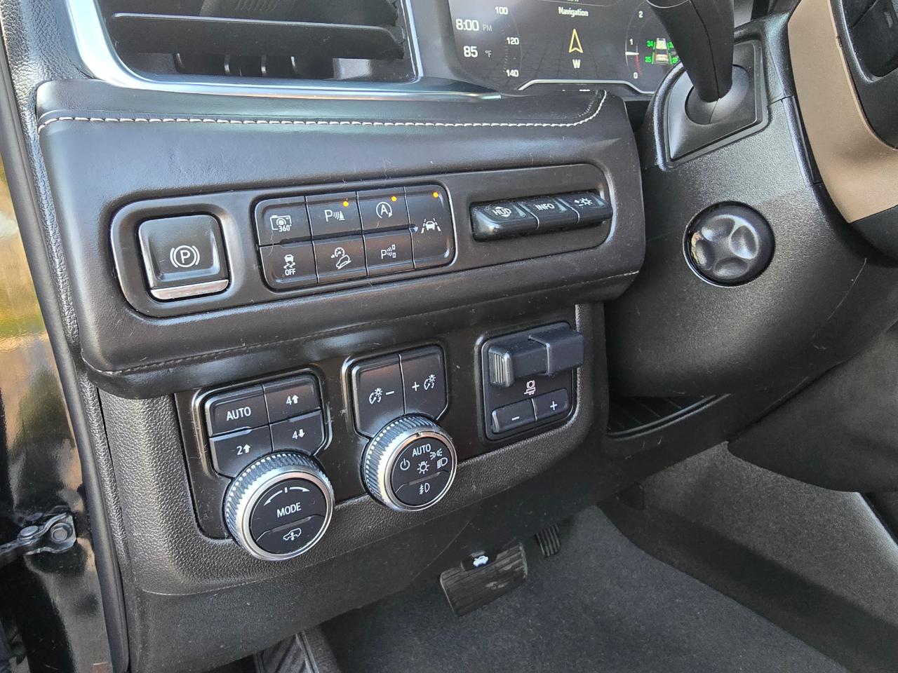 GMC Yukon Denali Ultimate 4WD 2023