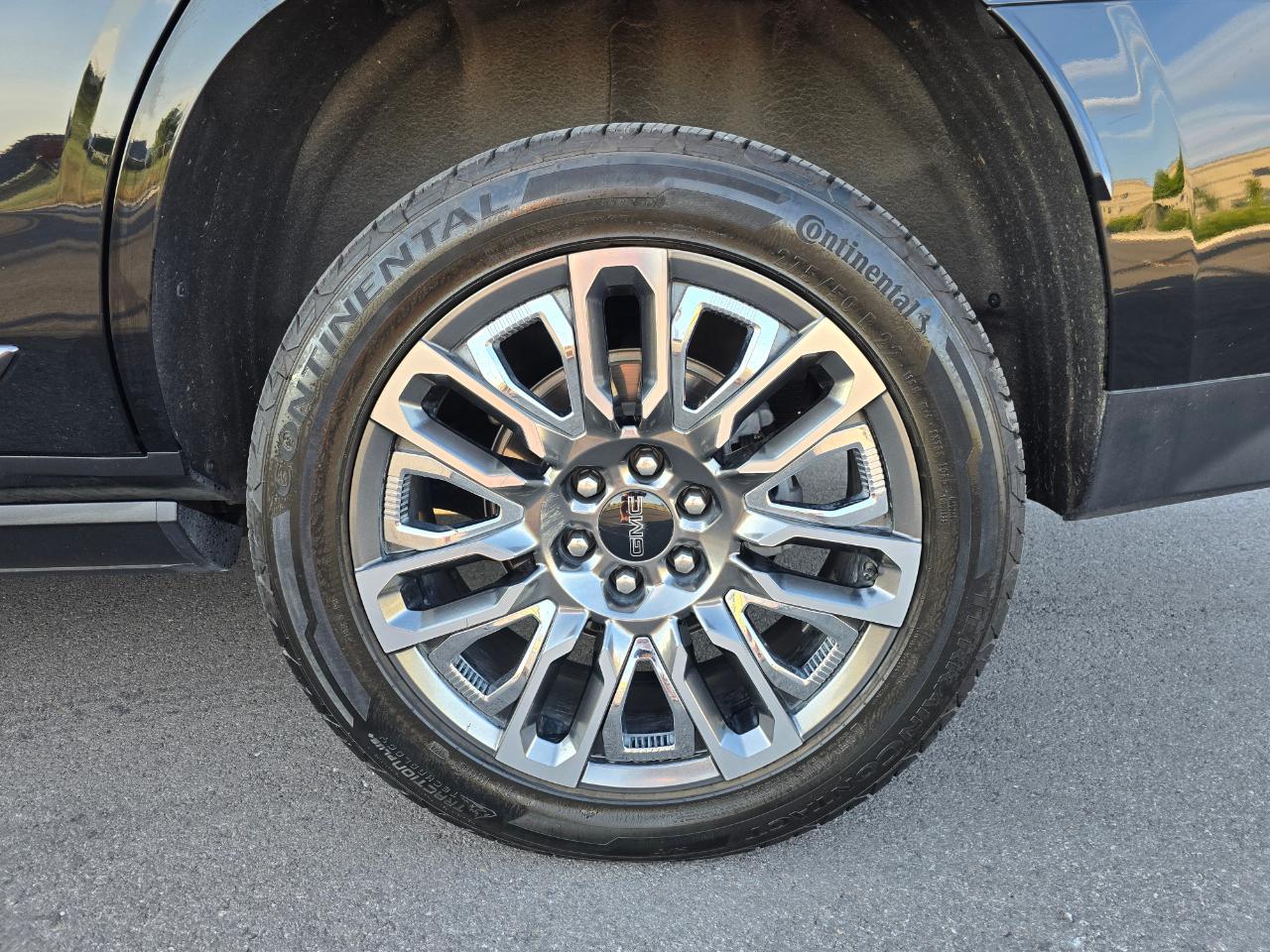 GMC Yukon Denali Ultimate 4WD 2023